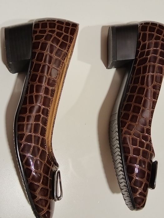 Дамски обувки, нови и носени малко