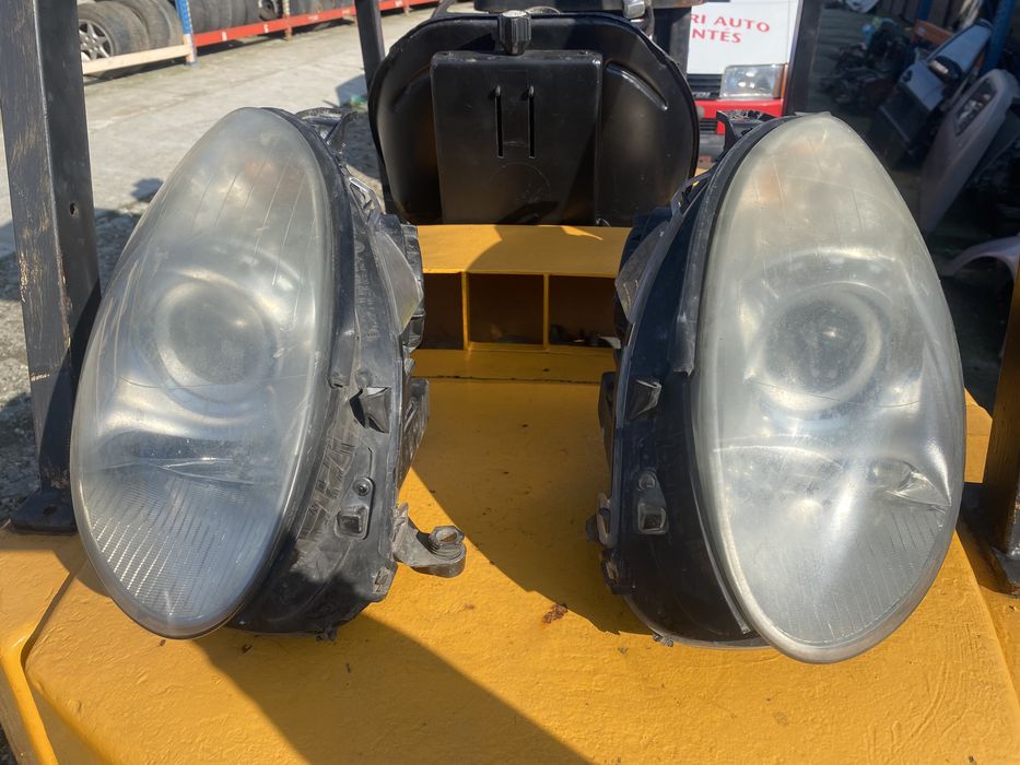 Faruri Mercedes R clas W251 model Europa xenon pret 1000 lei buc