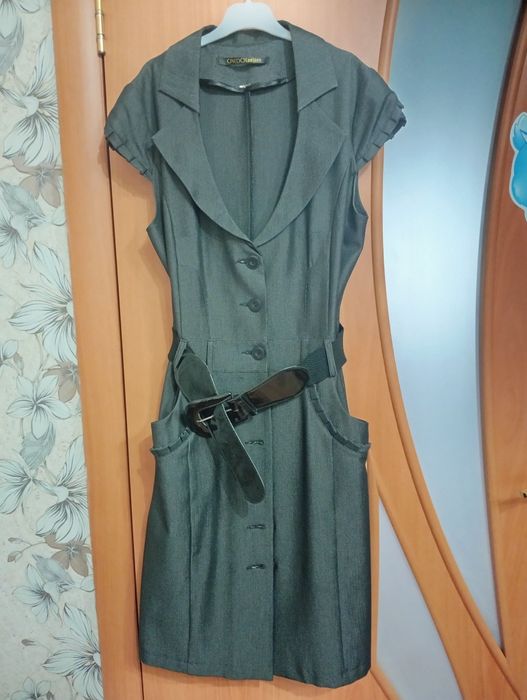 Продам платье сарафан офисное