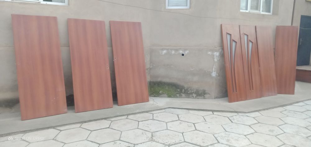 Двери б/у с коробкой и ручкой