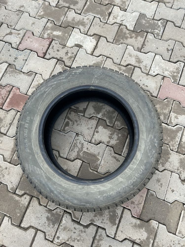 продам зимние шины в идиальном состояний 235/55/18