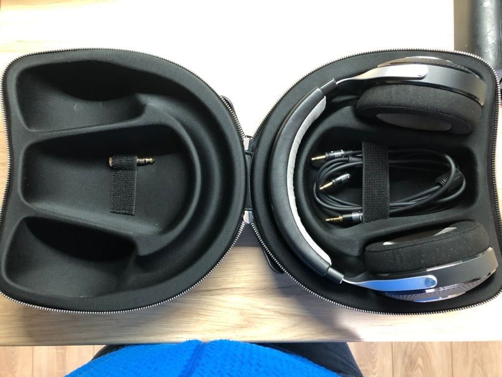 Слушалки Focal Elegia