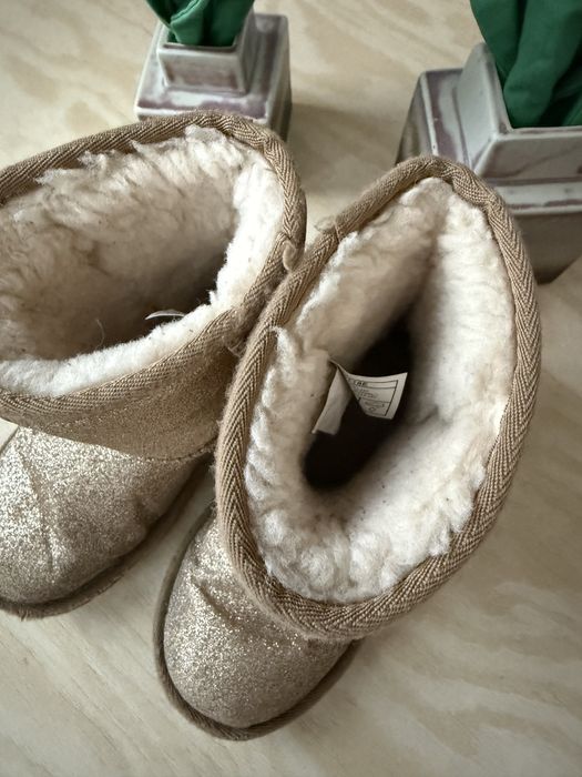 Боти UGG златни размер 27.5