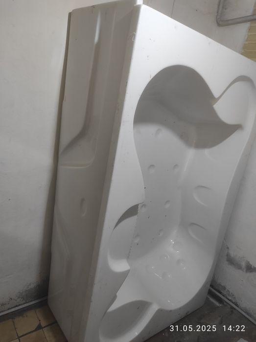 Ванна сотилади 120. 190