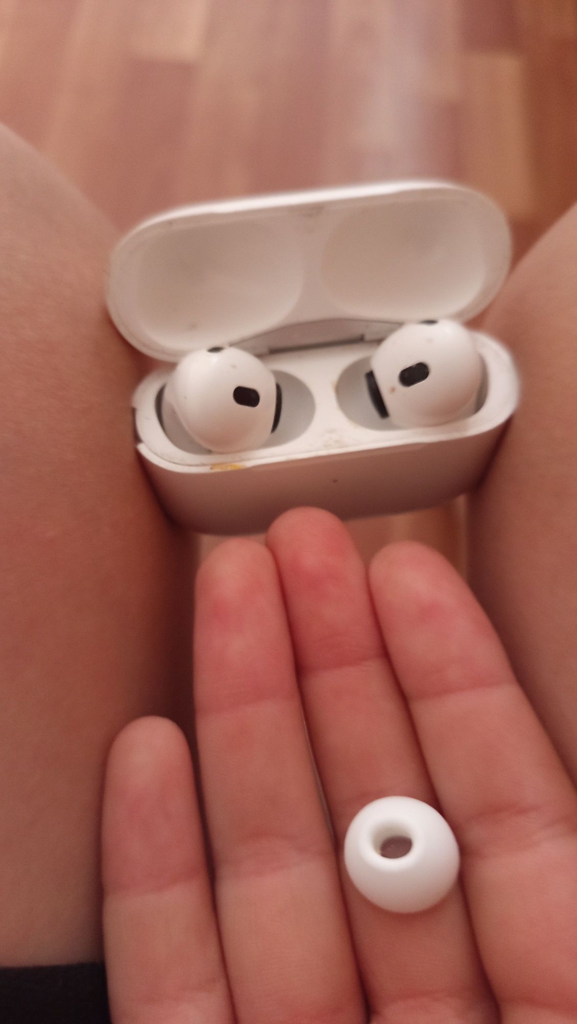 Airpods pro 1 құлағы жасамайт