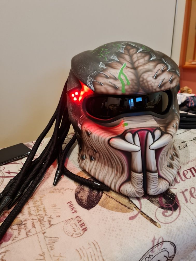 Каска за мотор" Predator"