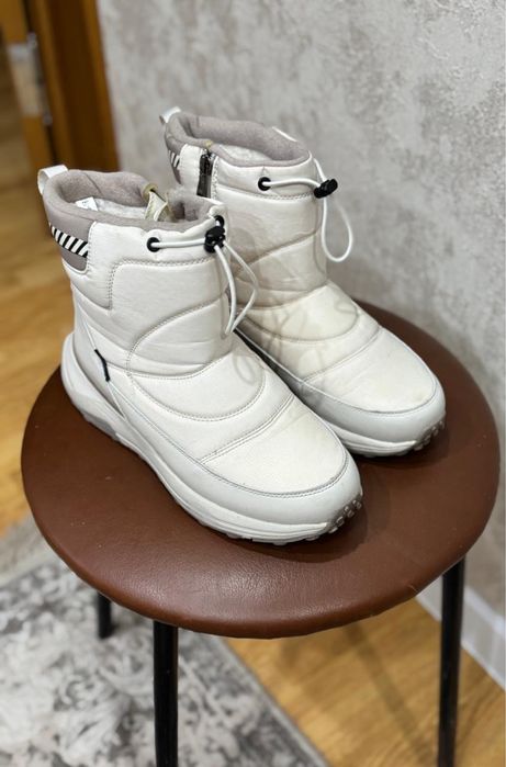 Продам спортивные дутыши