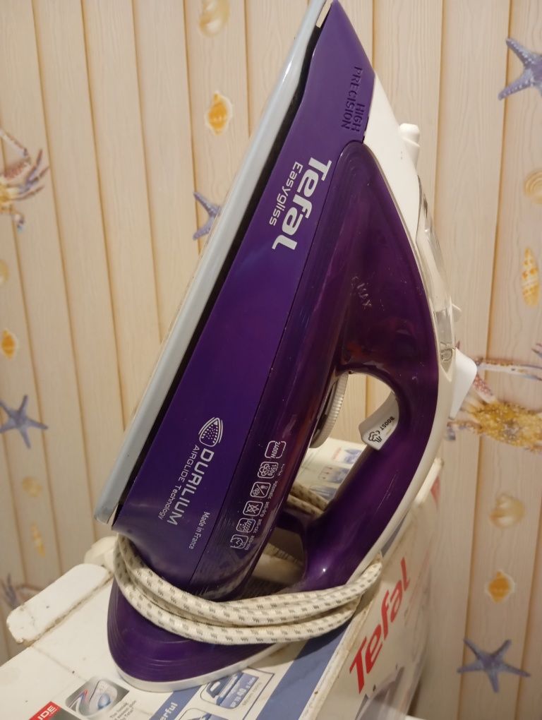 Утюг Tefal почти новый