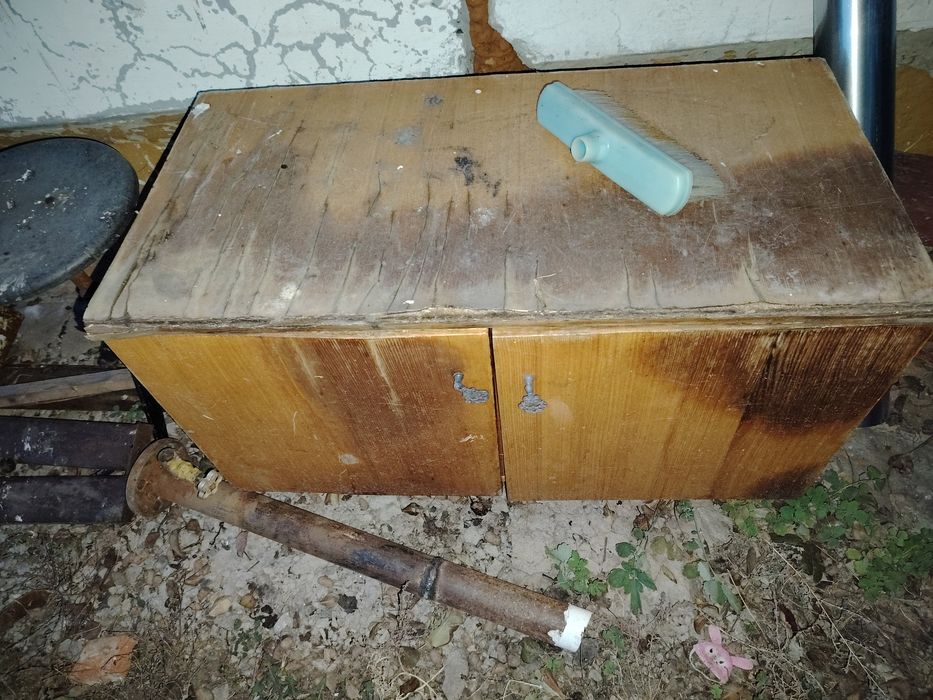 Отдам старую мебель, доски, рамы, дсп