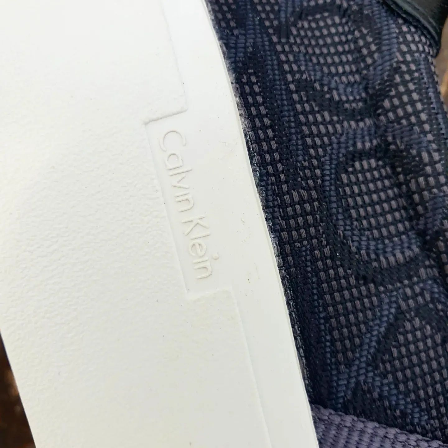 Кецове сникърси Calvin Klein номер 35 стелка 22.5 см. нови кутия