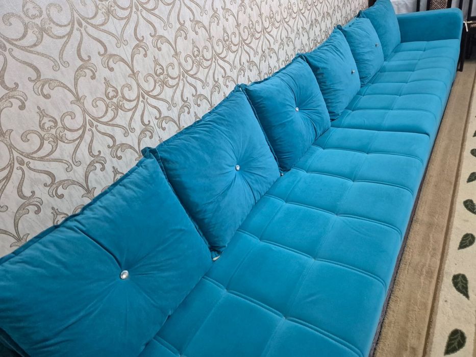 Продается диван 4 метра