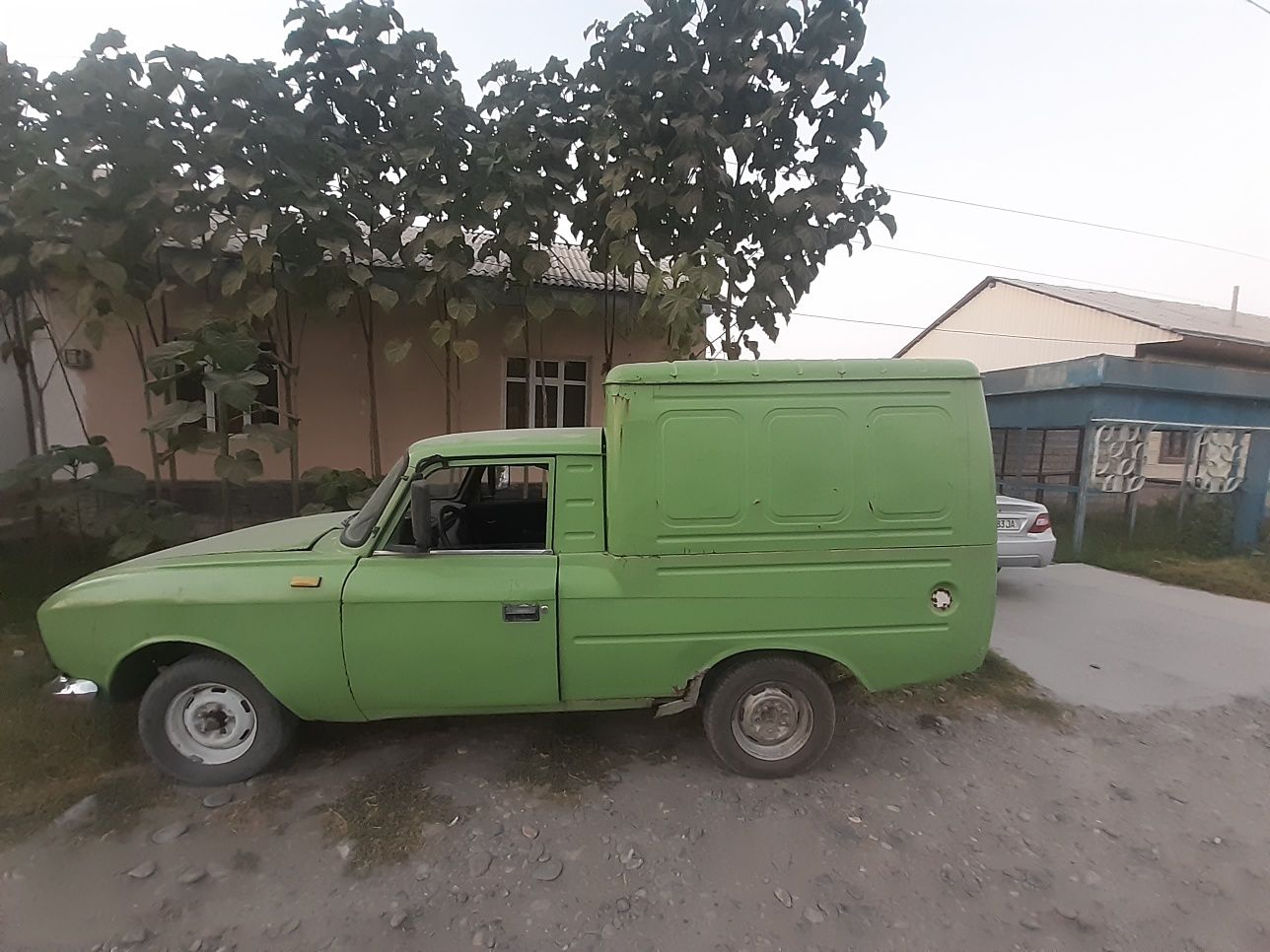 Moskvich pekap..