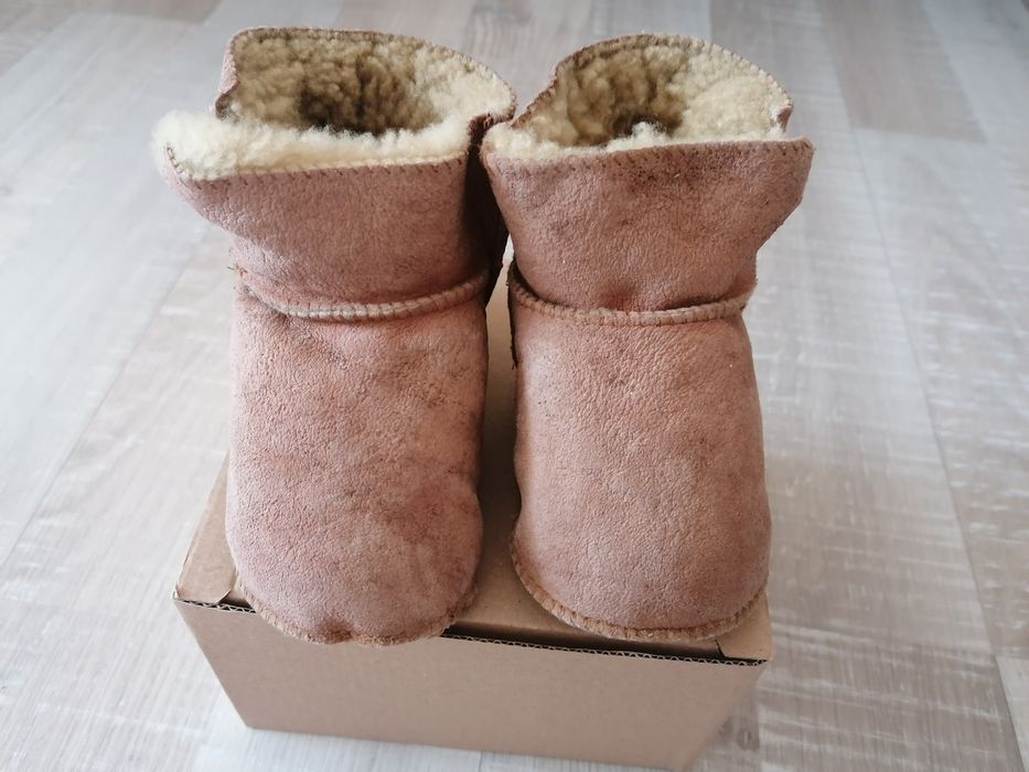 Детски пантофи от естествена овча вълна