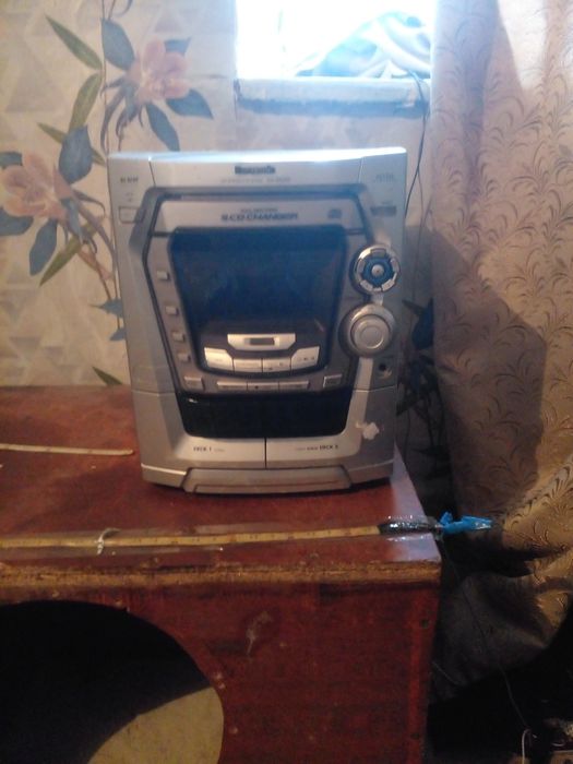 Продам муз ценрт  без колонок