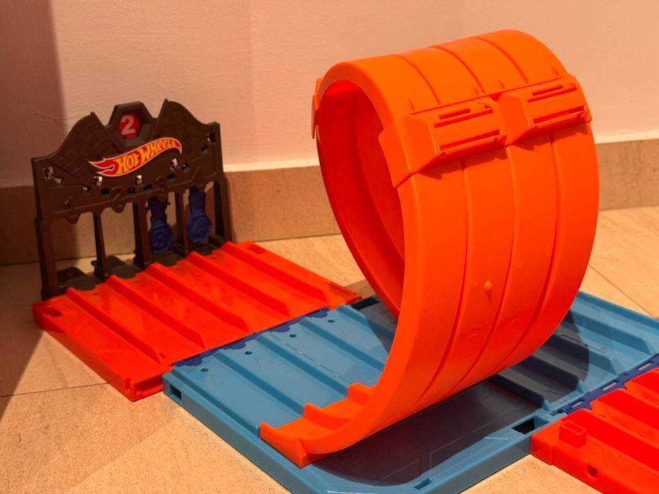 Hot Wheels multitrack race. Модулна писта с много конфигурации