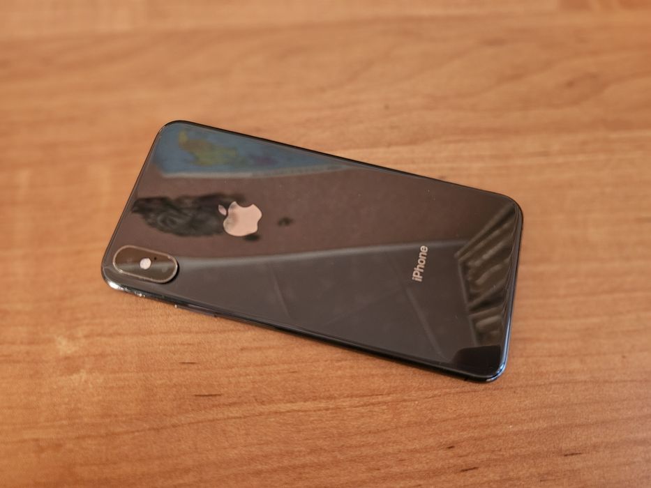 Продам Айфон xs max.