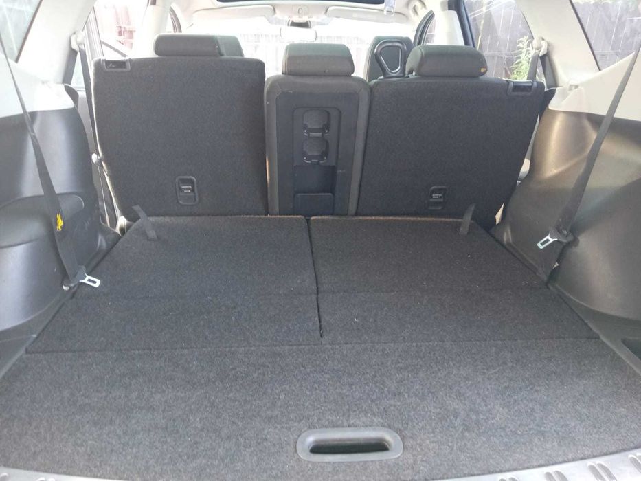 Nissan Qashqai + 2 anul 2010 2.0 Diesel