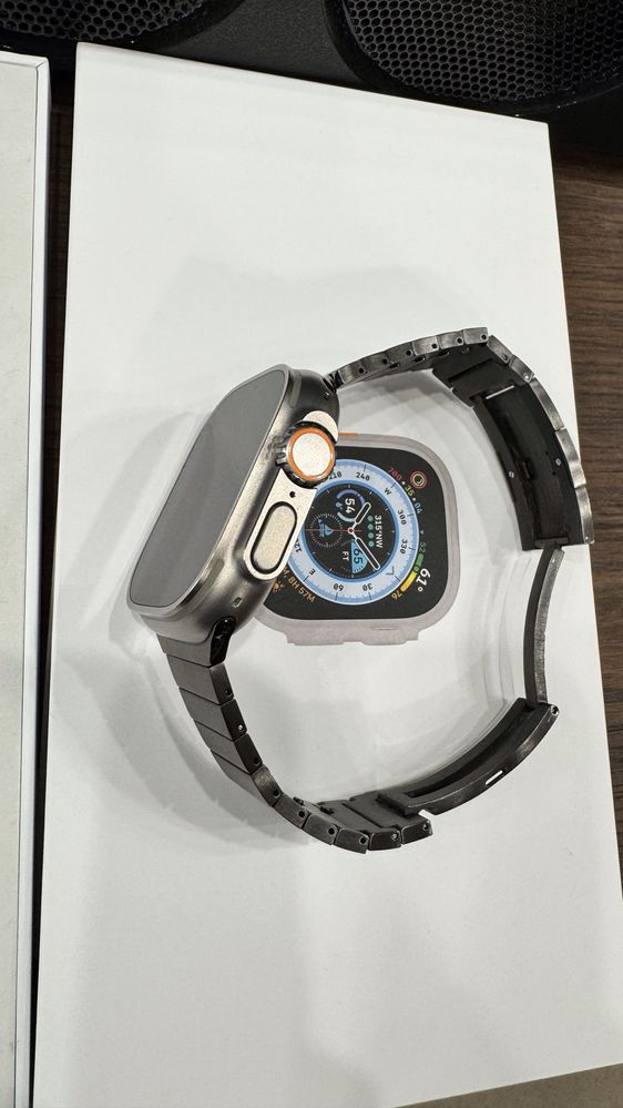 Apple Watch Ultra GPS Cellular Titanium 49mm
