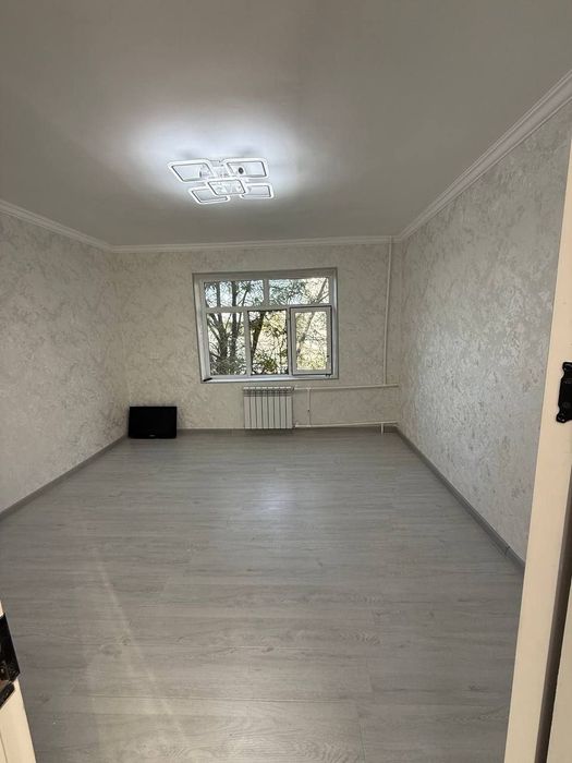 Продаётся 1 комнатная Чиланзар 8 Галерейка