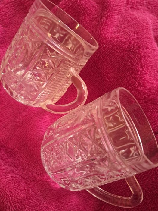 Продам хрустальную посуду.