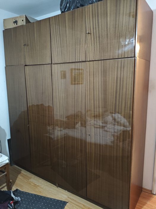 Четирикрилен гардероб