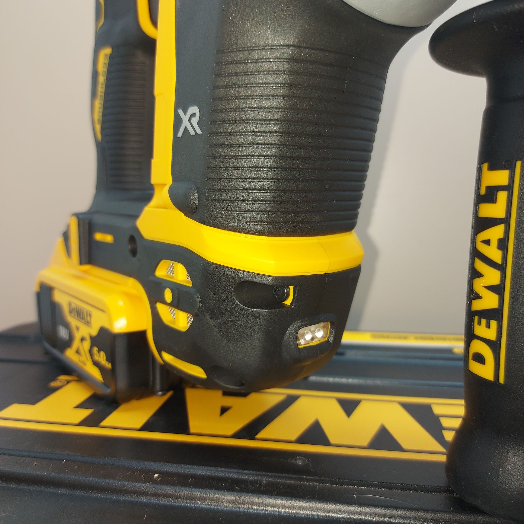 Перфоратор Dewalt DCH172P1