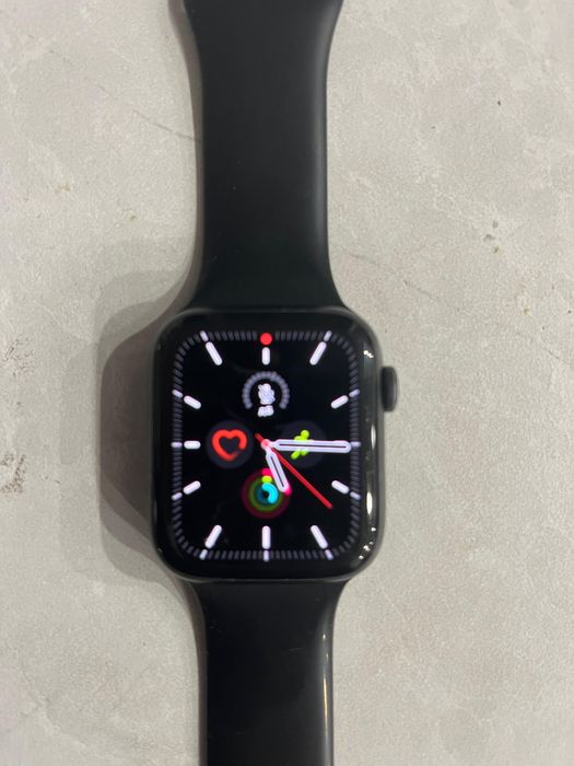 Продам apple watch SE