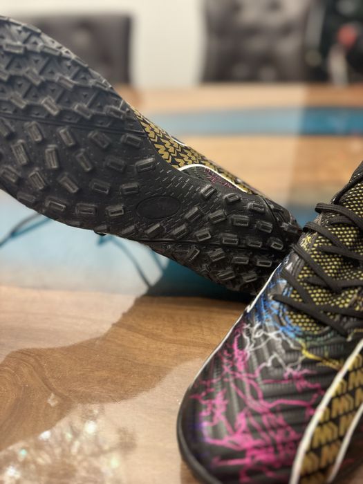 Спортни обувки,футболни обувки,висок дизайн