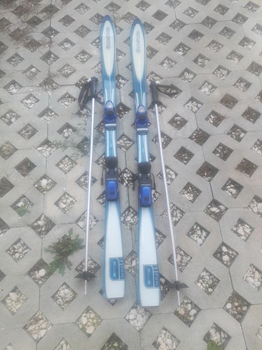 Продавам ски QUECHUA  в отлично състояние.