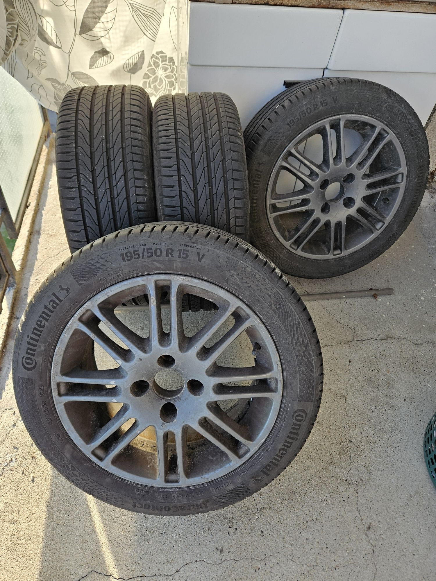 Continental UltraContact 6 - 195/50R15