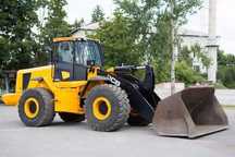 Dezmembrari buldoexcavator, excavator, incarcator frontal JCB