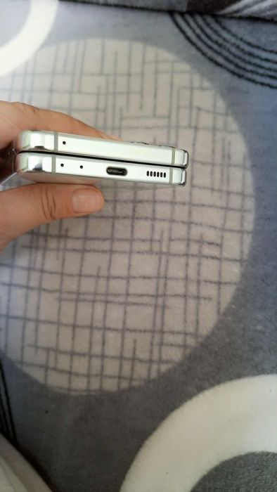 Vând Samsung Z Flip 5