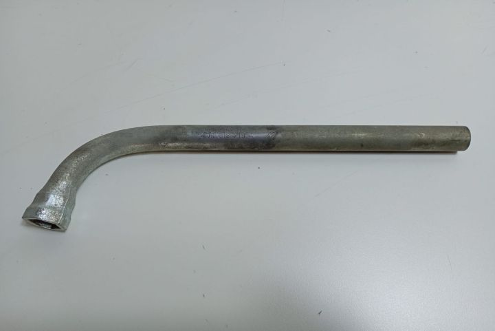 Cheie  roata rezerva 4D0012219A Volkswagen VW Touran  seria