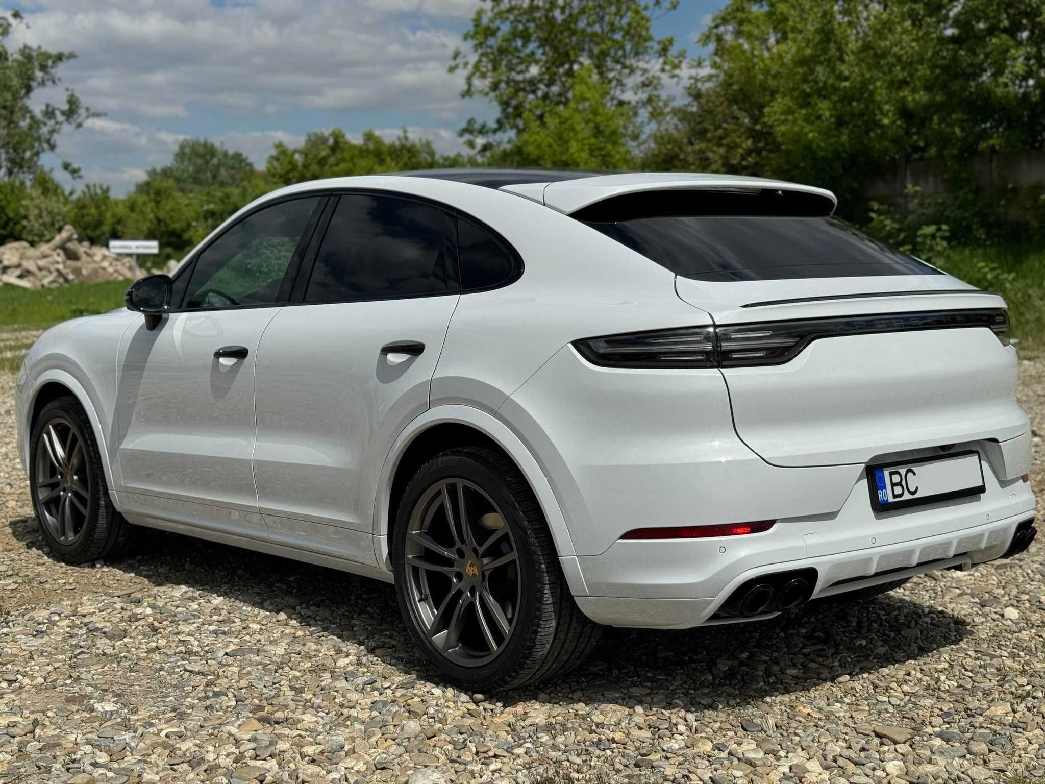 Porsche Cayenne Coupe S / GTS / 2020