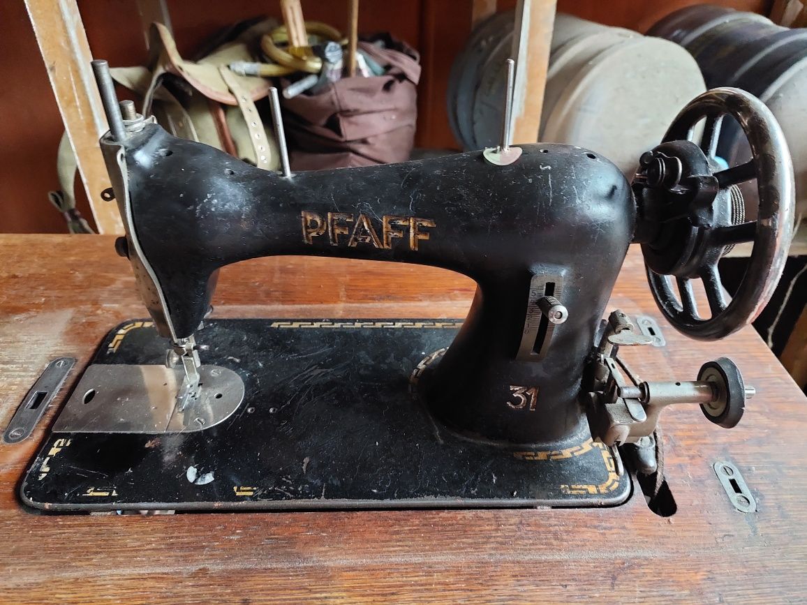 Masina de cusut vintage PFAFF 31