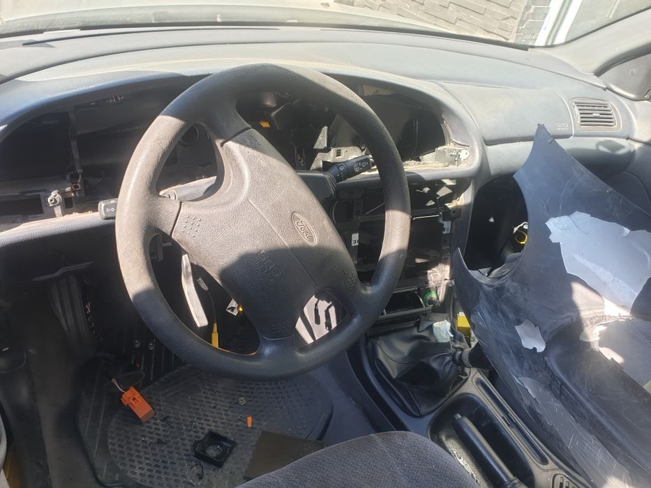 Dezmembrez Ford Mondeo