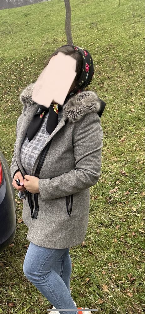 Vand palton in stare foarte buna
