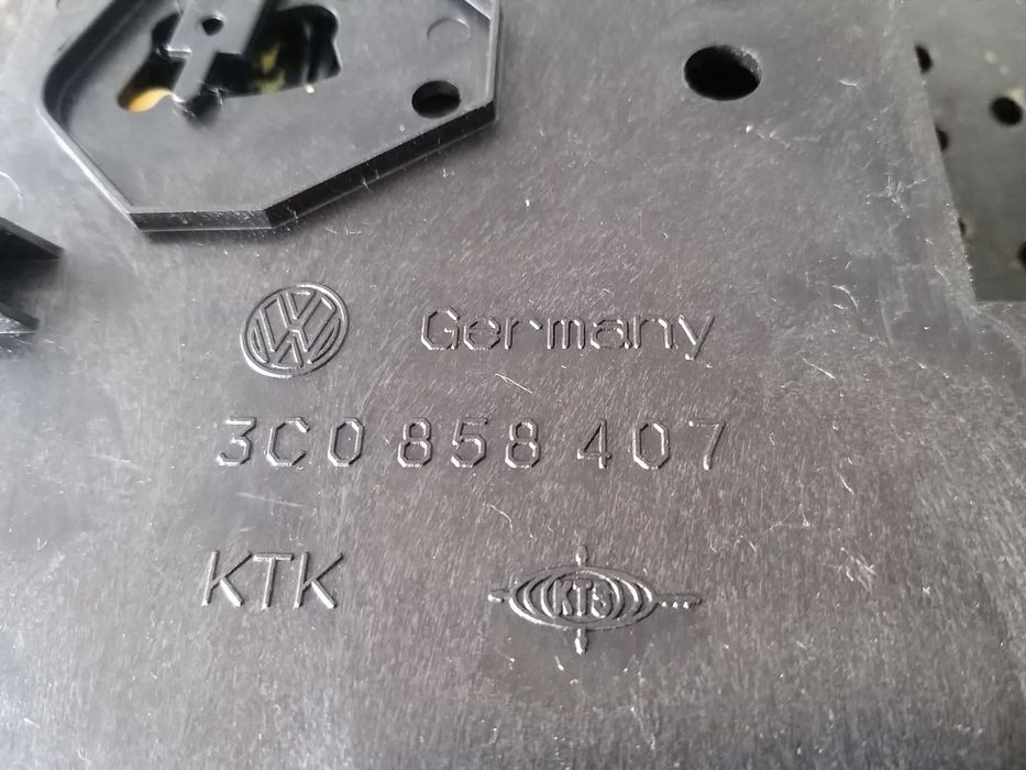 Sertare bord buton avarii vw passat b6 3c 3c0858407