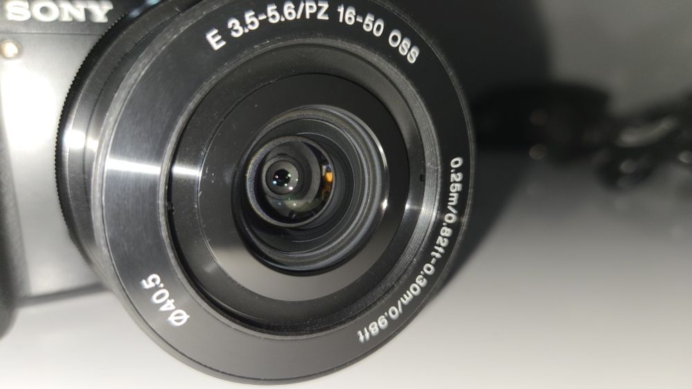 Sony a6000 mirrorless (Power Zoom lens kit) (ILCE-6000 L) cu card SD