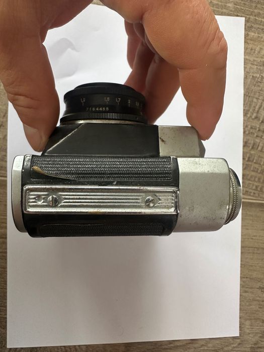 Продавам ретро фотоапарат Зенит В