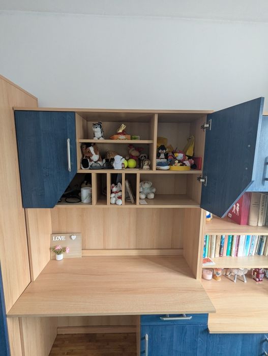 Mobilă tineret stare bună