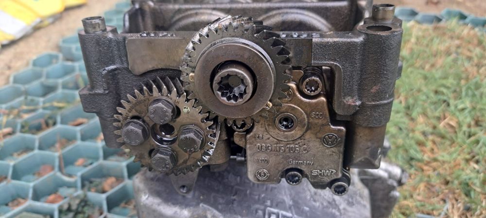 Pompa Ulei Audi A4 + Baie ulei