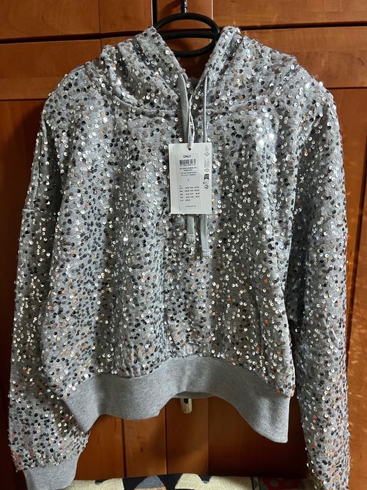 Hanorac cu gluga gri