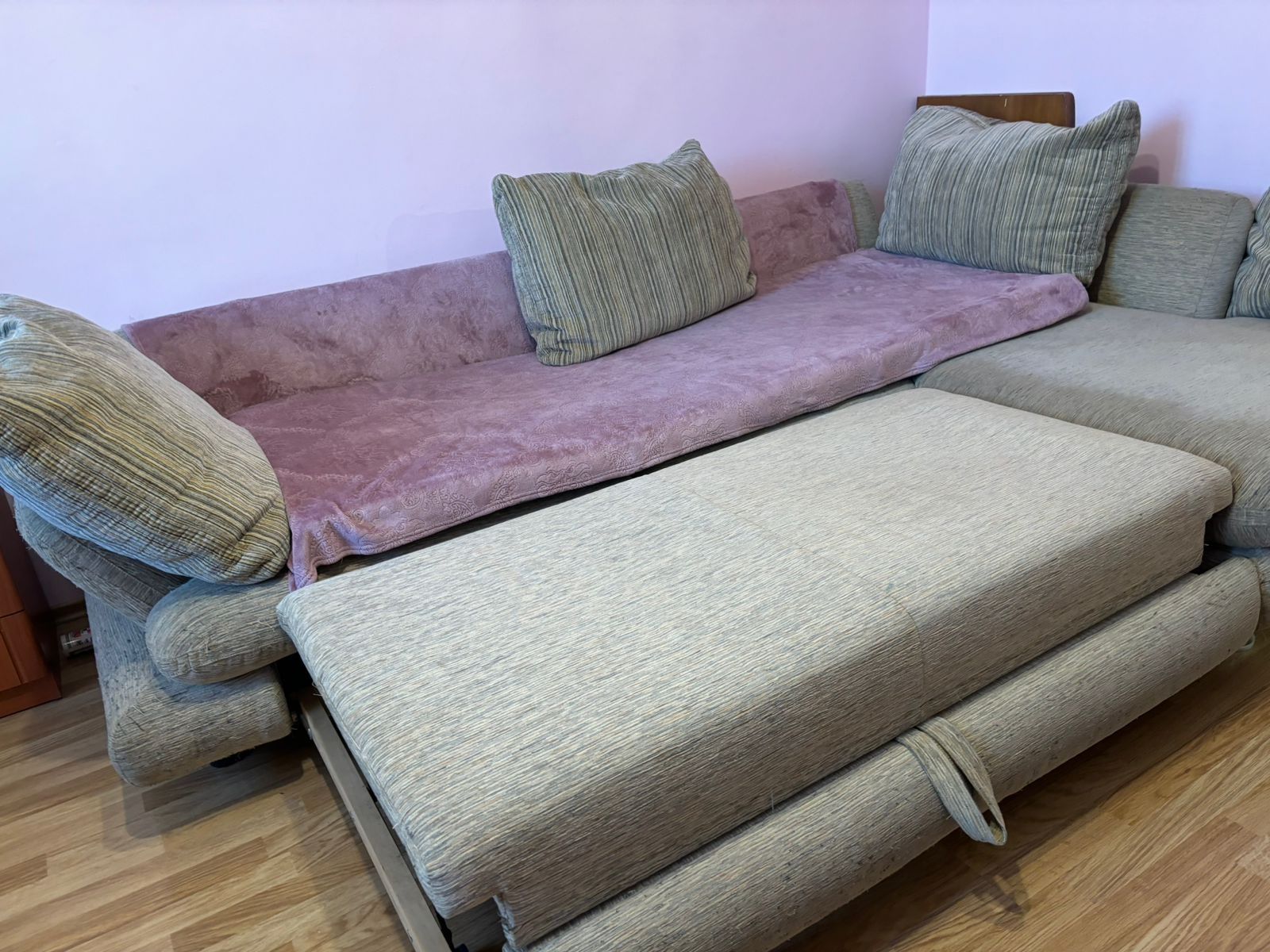 Продам диван угловой