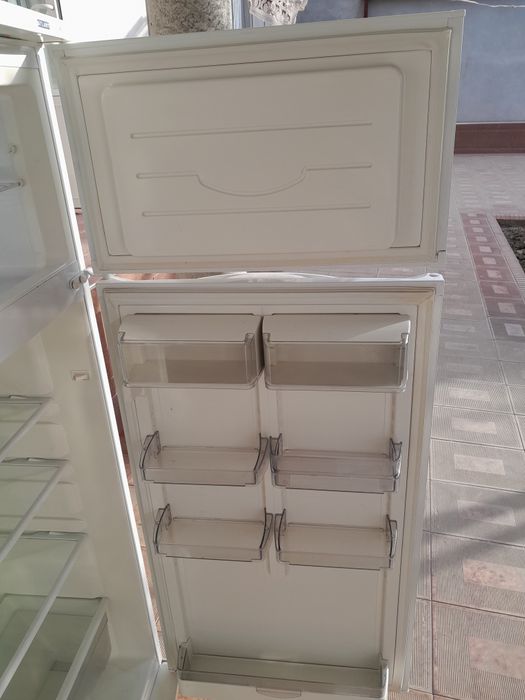 продаётся холод Атлант в отличном состояние.