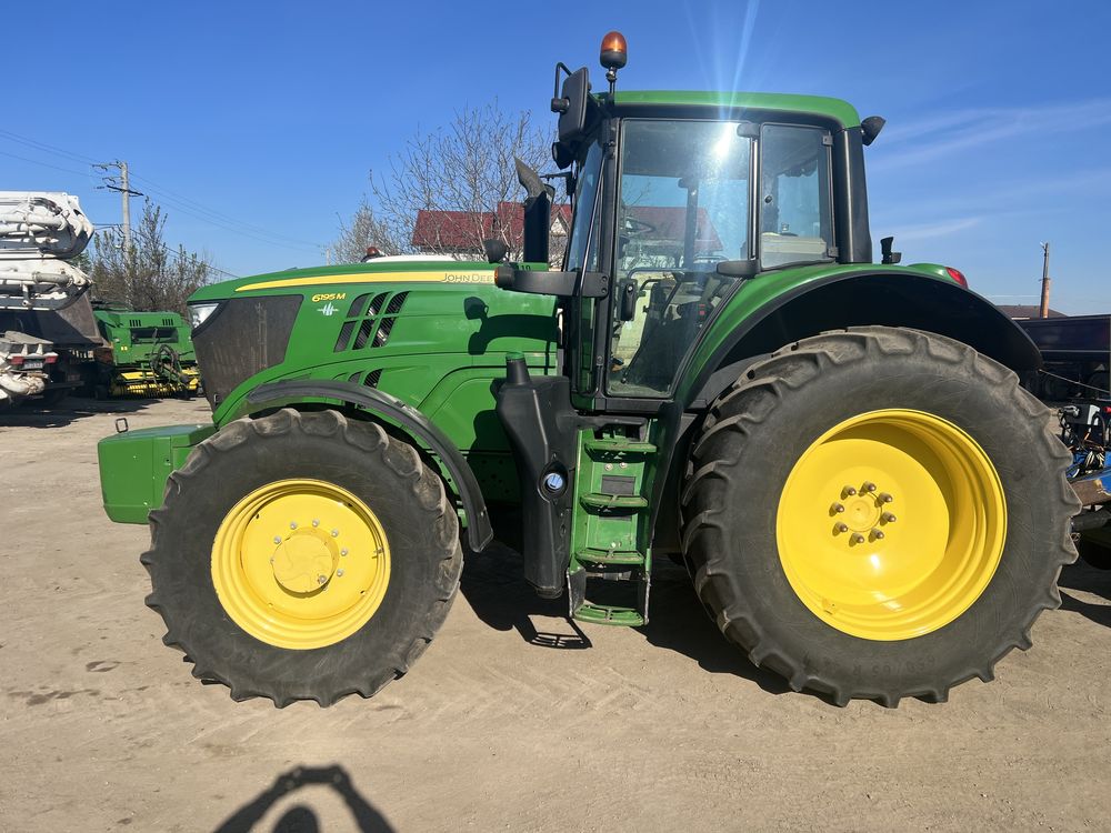 John Deere 6195 M 2017 tractor