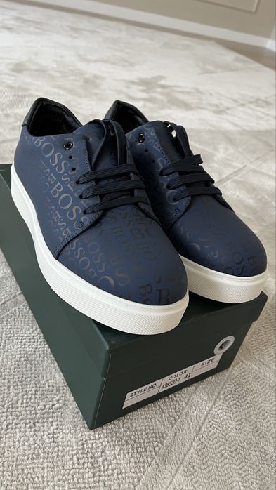 Продам обувь с мехом внутри