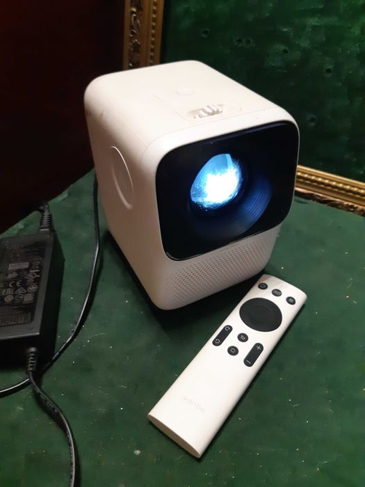 Проектор в рабочем состоянии