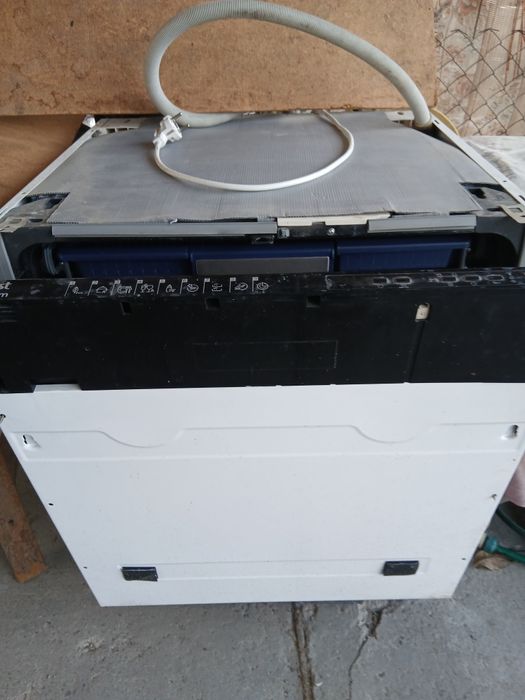 Продам посудомойку.