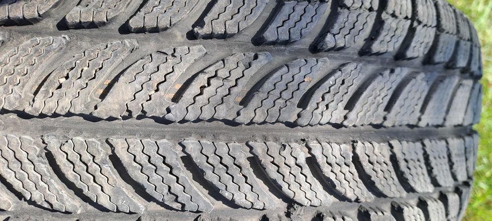 Джанти с гуми 175/65/14 от FORD FIESTA 1.2I 60 К.С  2009-2013Г.